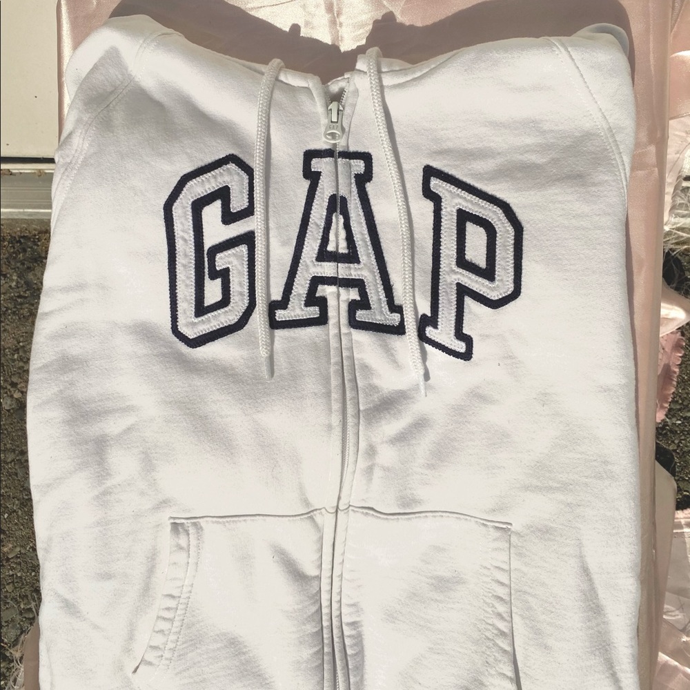 GAP - White Zip Up Hoodie Sweater